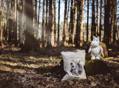 Moomintroll with the signature tote bag